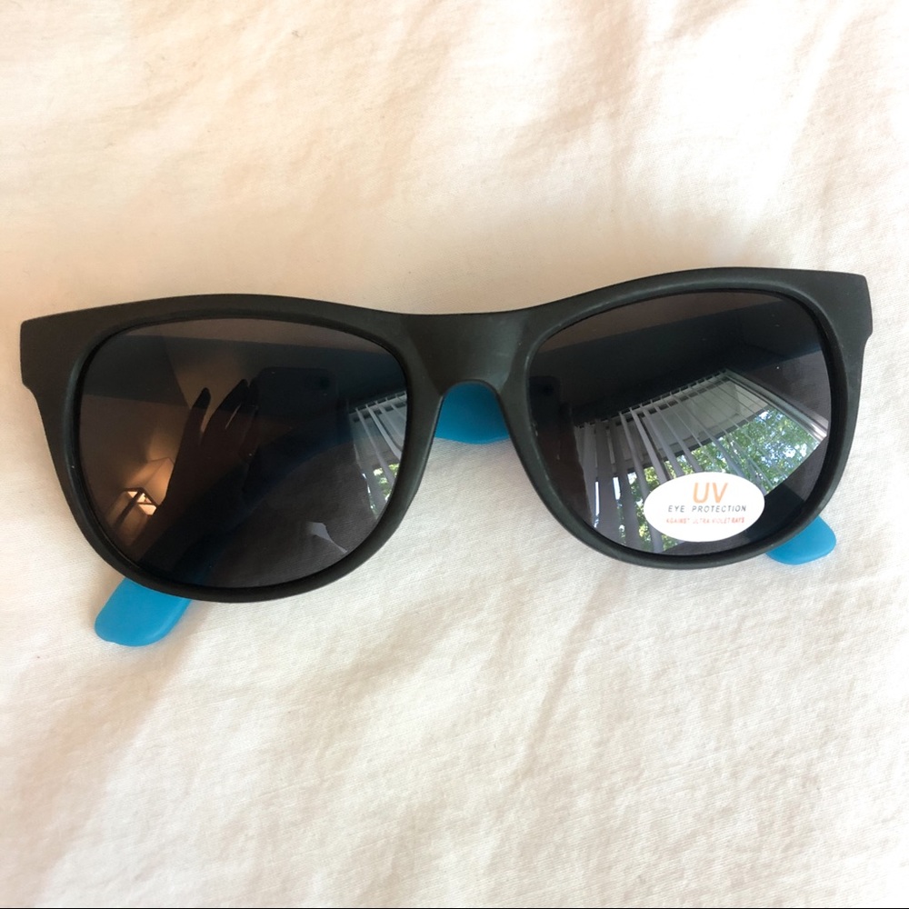 NWOT Neff Sunglasses UV Protection